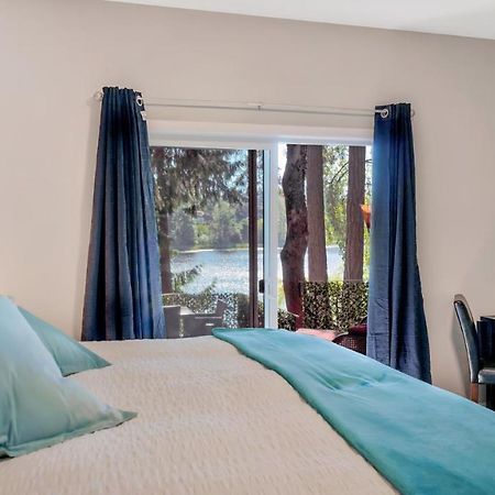 Willow Suite - Lakeside Retreat Виктория Екстериор снимка