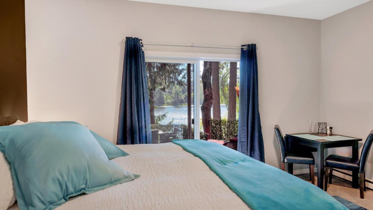 Willow Suite - Lakeside Retreat Виктория Екстериор снимка